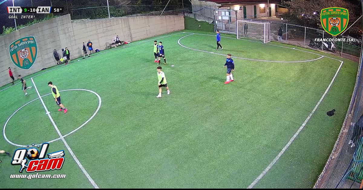 Sbaglio del difensore e gol 