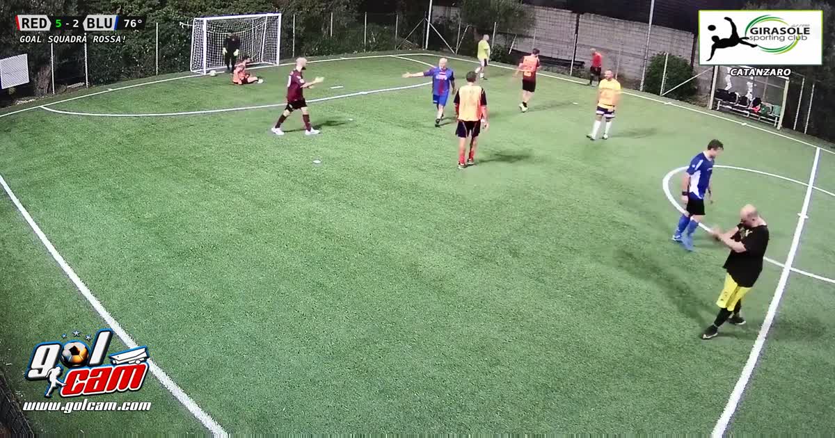 Tiro da fuori e gol