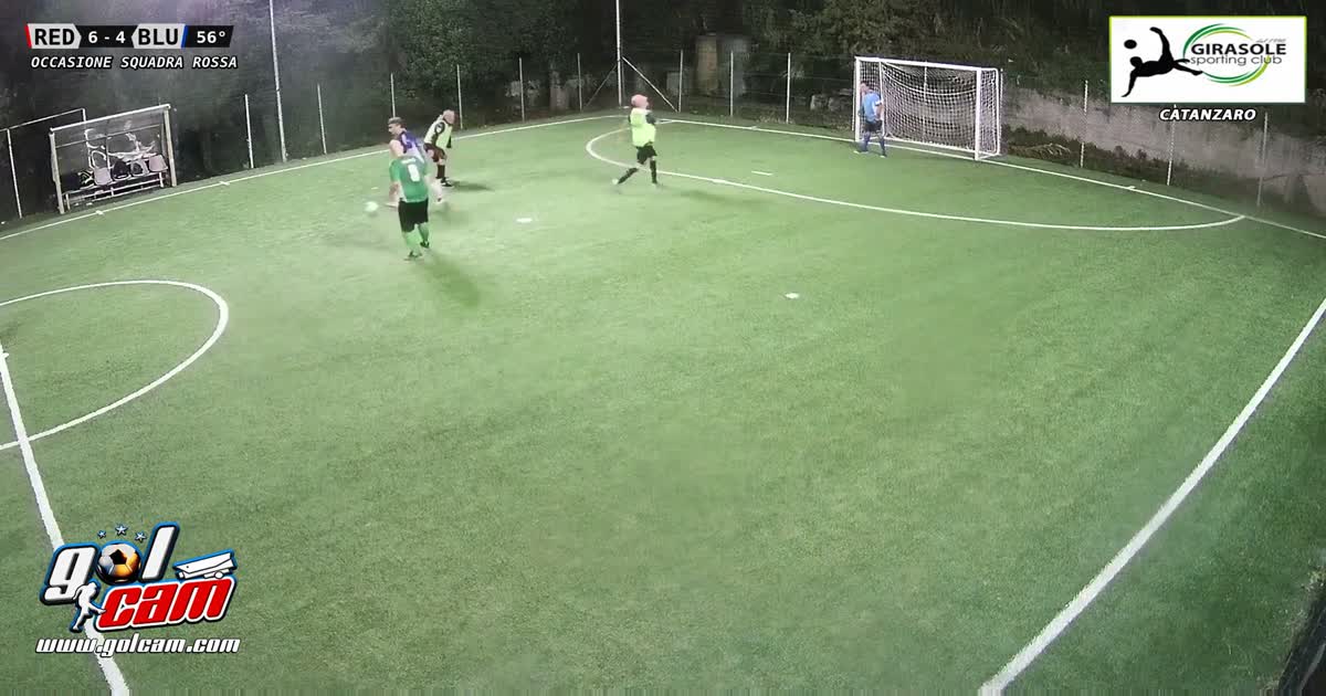 Tenta gol di tacco