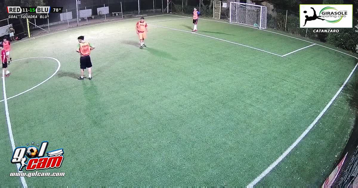 Azione con gol da fuori area