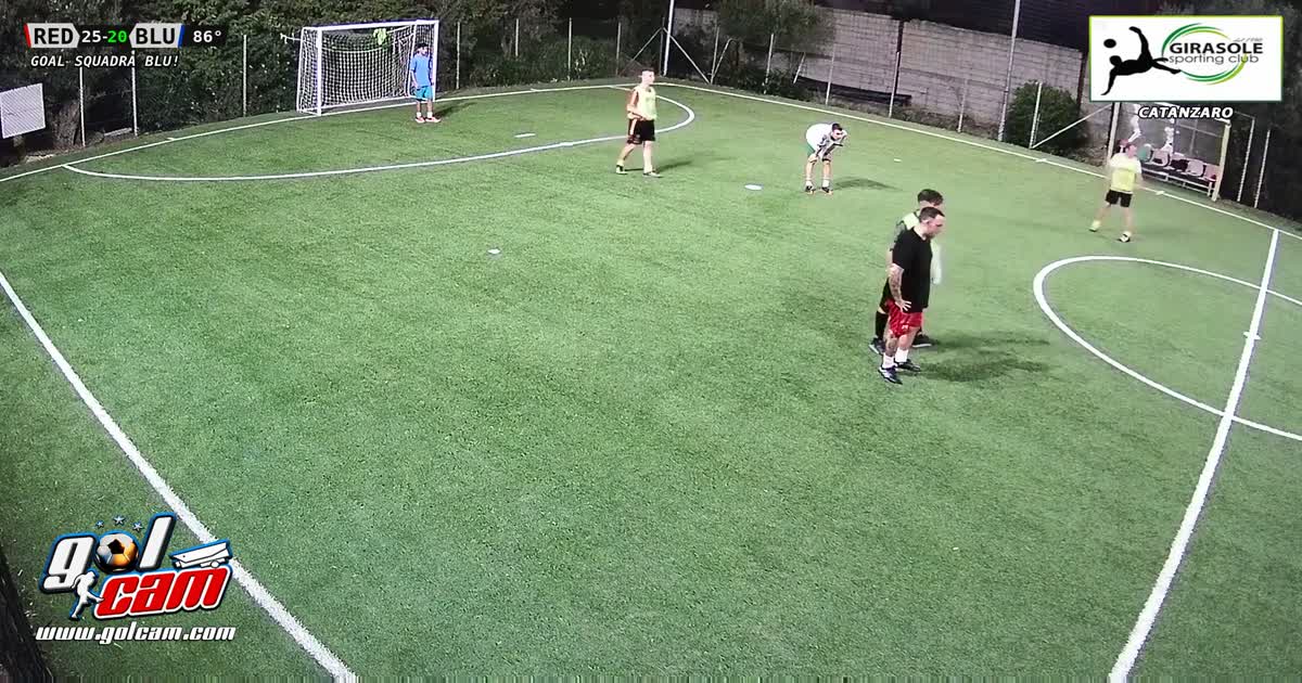 Marca la difesa e segna