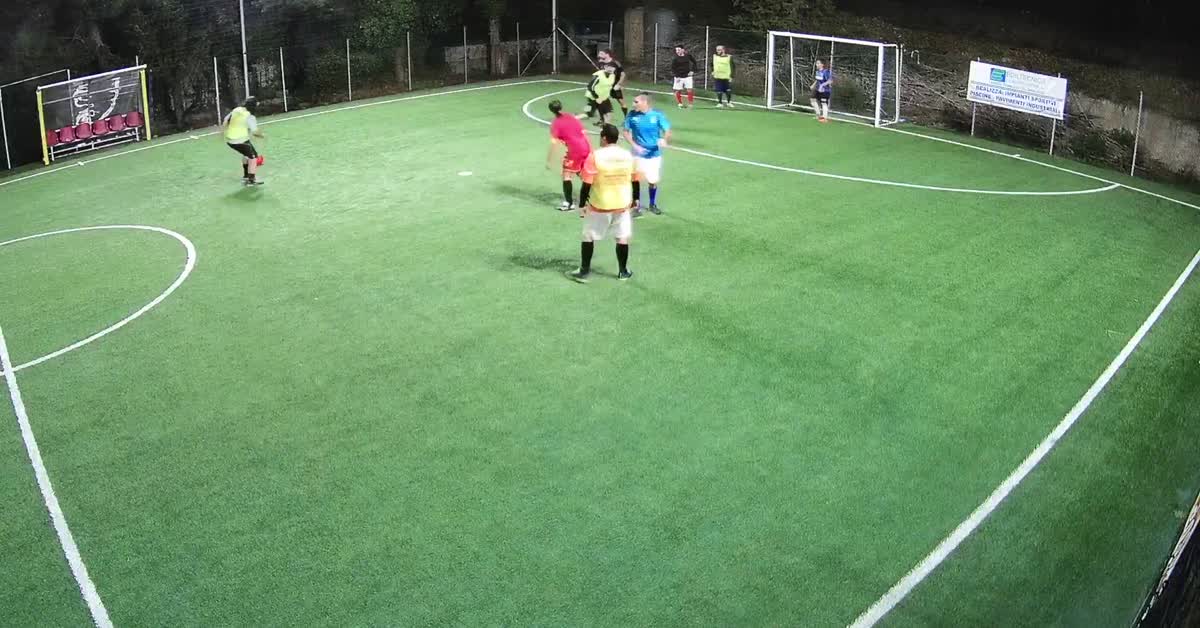 Dribbling e assist al centro