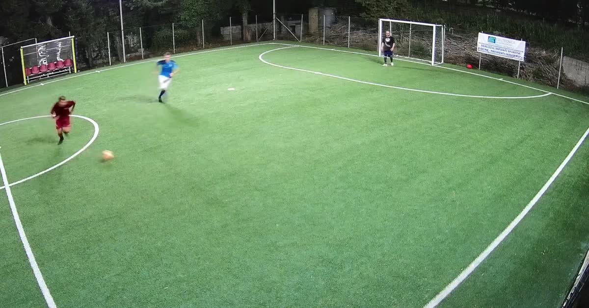 Gol sotto le gambe