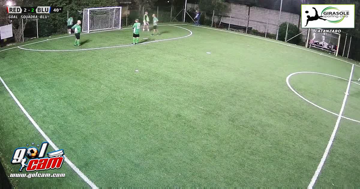 Su calcio d?angolo 
