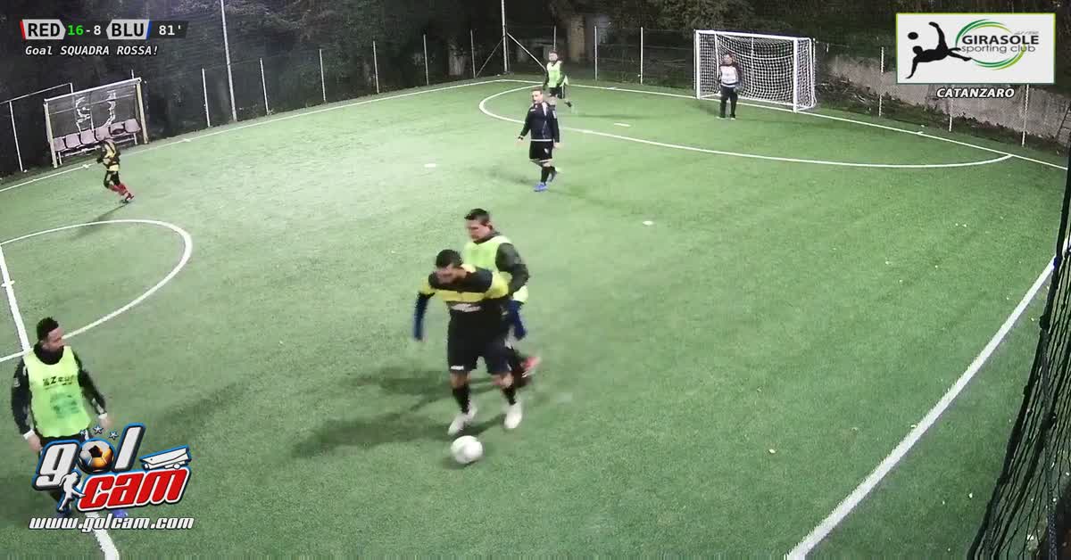 Tiro da fuori e gol 