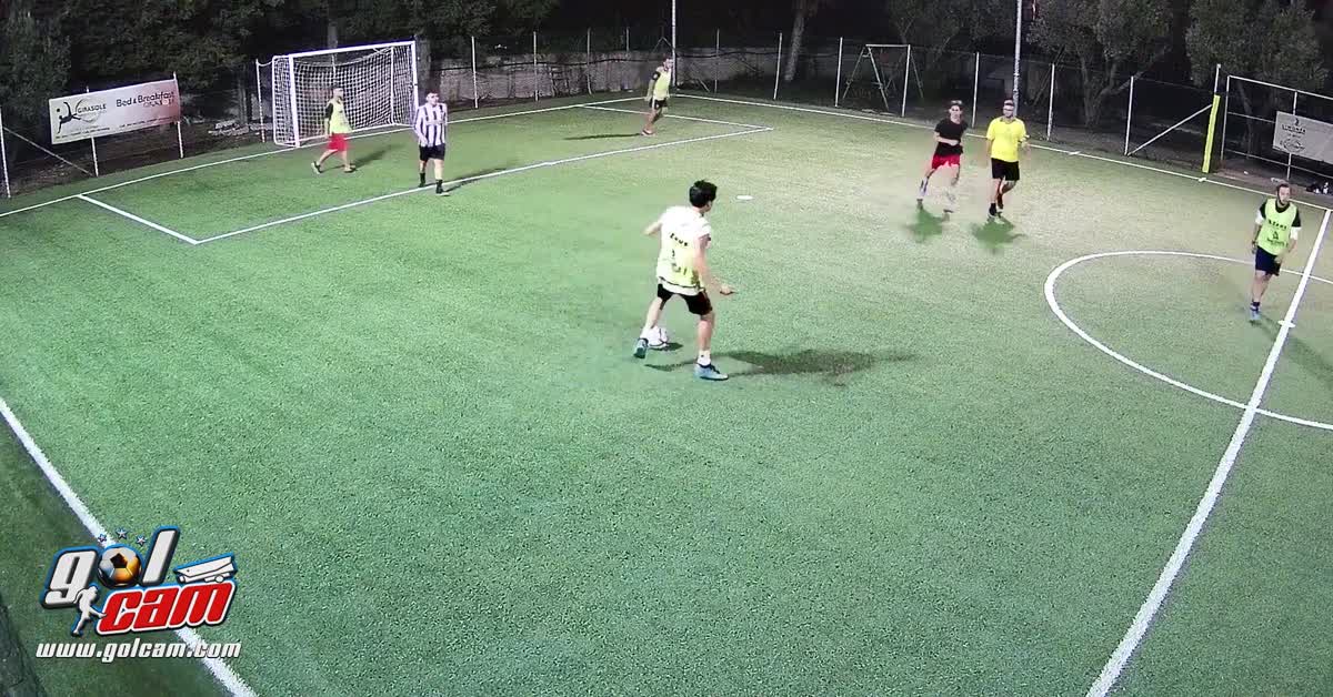 Il primo gol della partita 