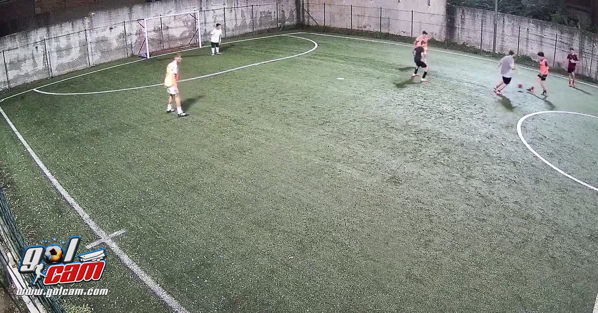 Gol mio con tunnel al portiere