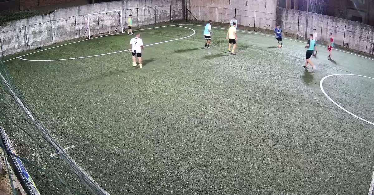 Tocco dietro e gol