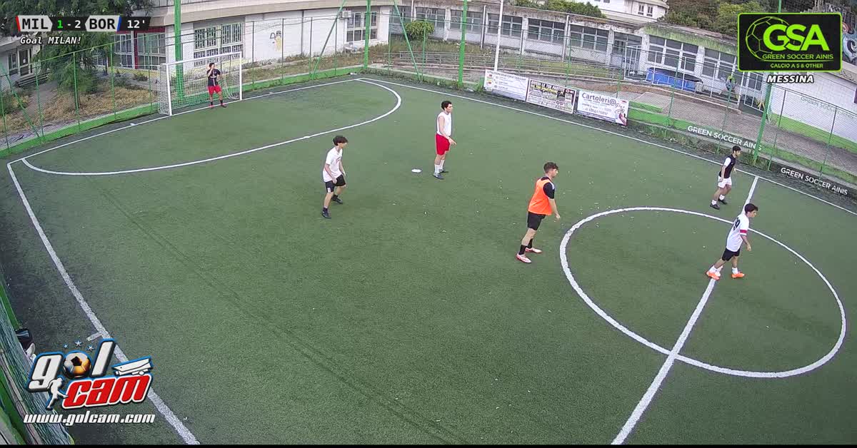 Gol da fuori di destro