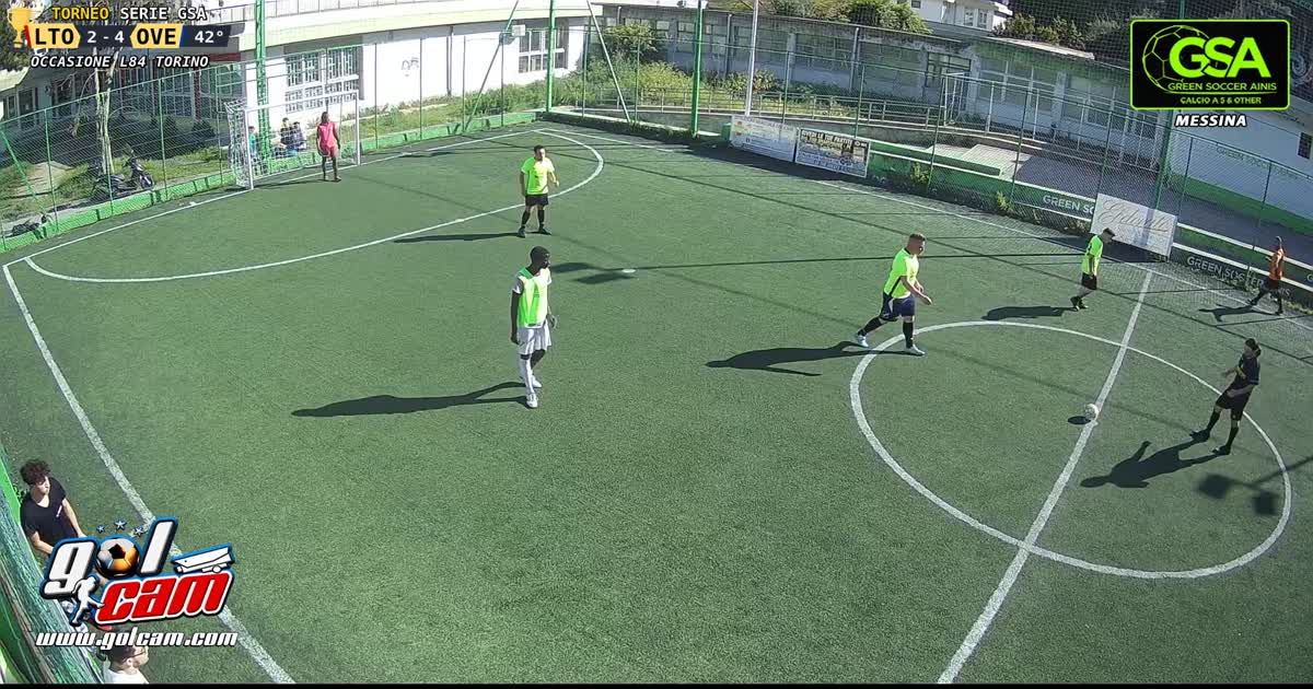 1vs 1 sotto le gambe 