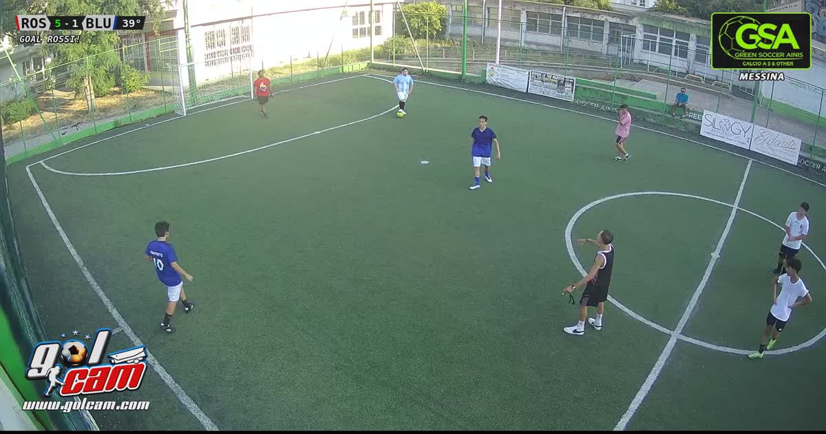 portiere fa gol dalla propia a