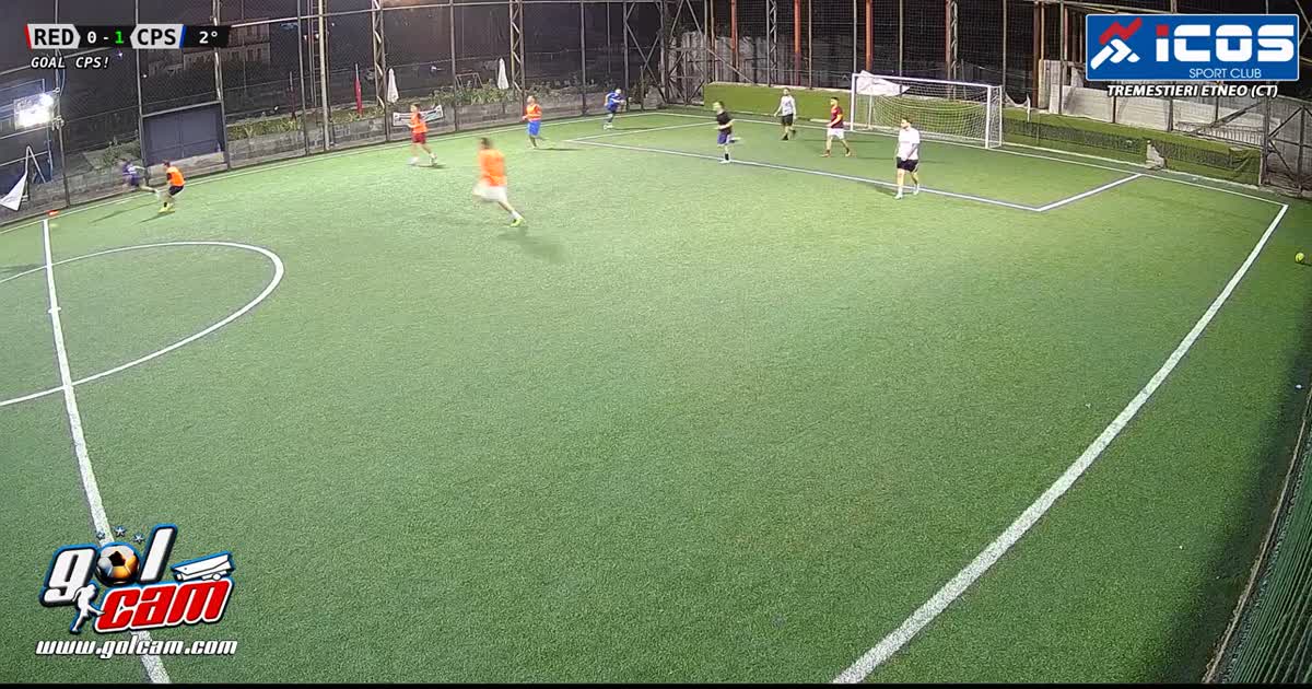 Gol da fuori area all"angolino