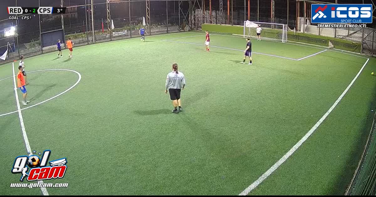 Gol di interno da fuori area