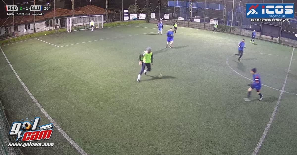 Sul secondo palo