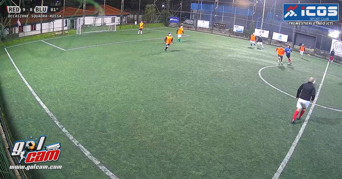 Traversa da lontano con culo