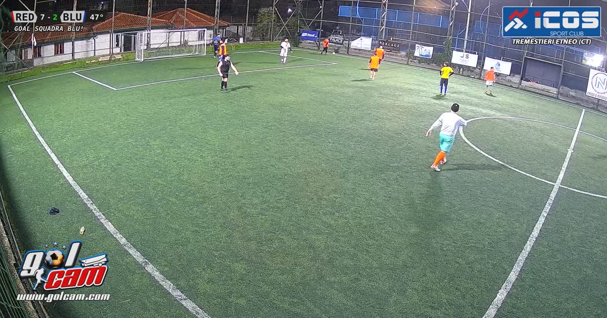 Sinistro palo gol da fuori