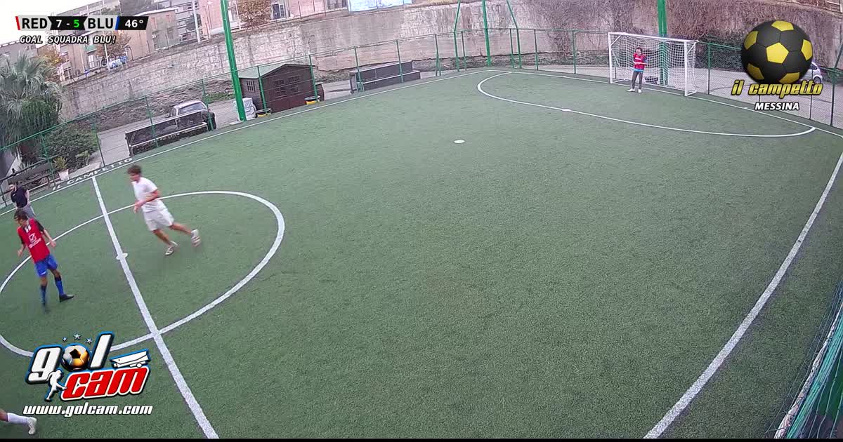 Aggancio e gol di tacco