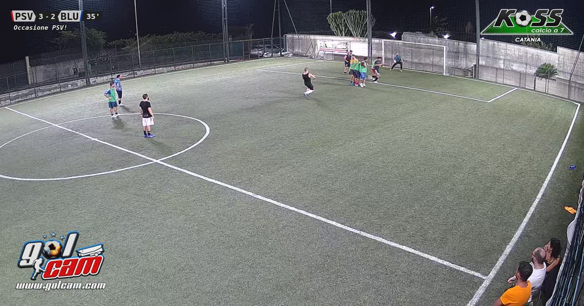 Punizione, palo, batti-ribatti