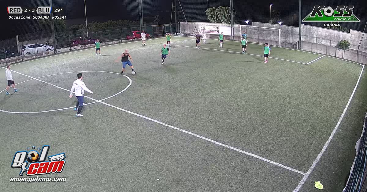 Colpo di testa fuori di poco