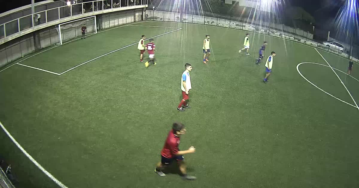 Gol da fuori all"incrocio 