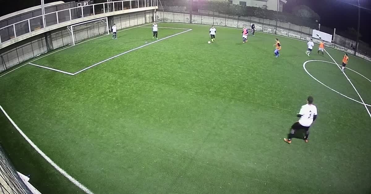 Dribbling, cannonata, rete! 