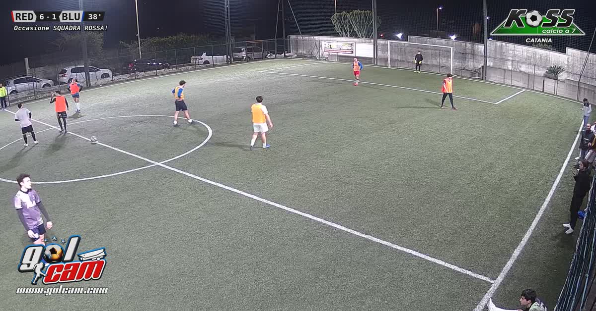 tiro centrocampo