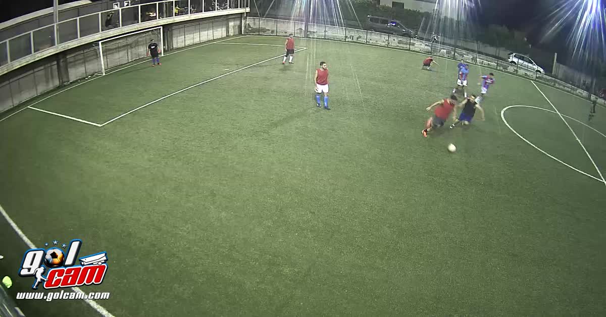 Dribbling e siluro palo gol 