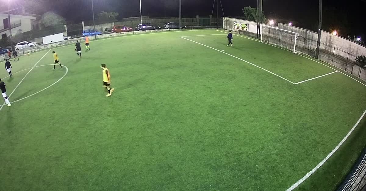 Dribbling secco e gol