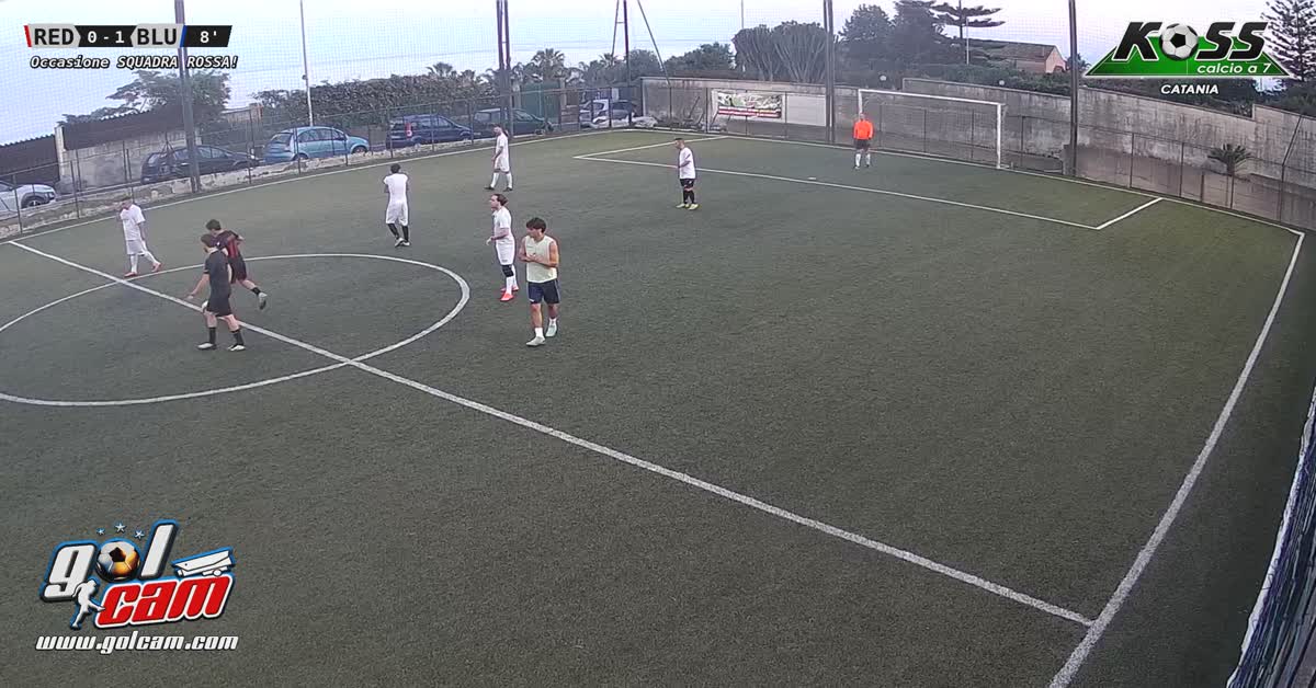 Tiro battuta centrocampo