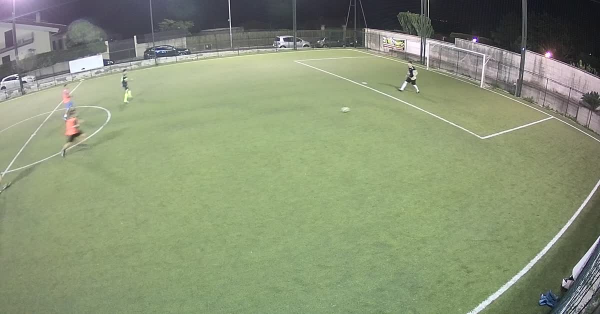 Anticipo sul difensore e gol