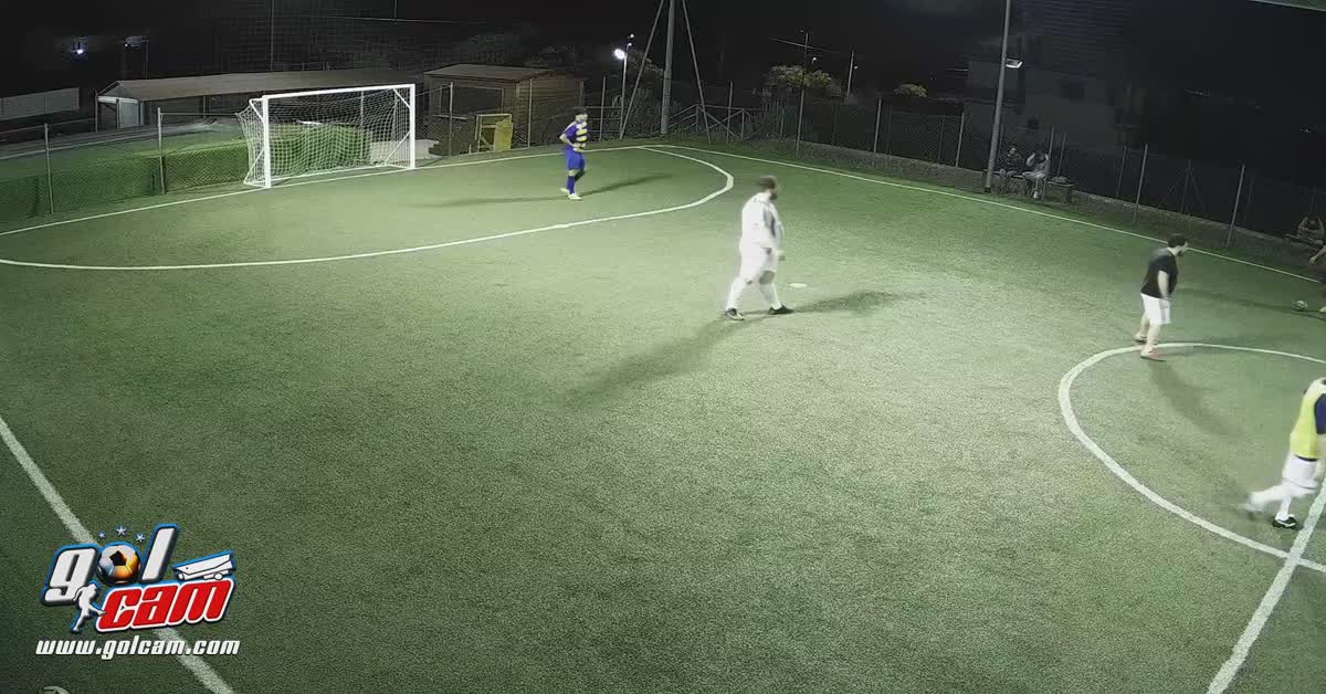 Goal da centrocampo