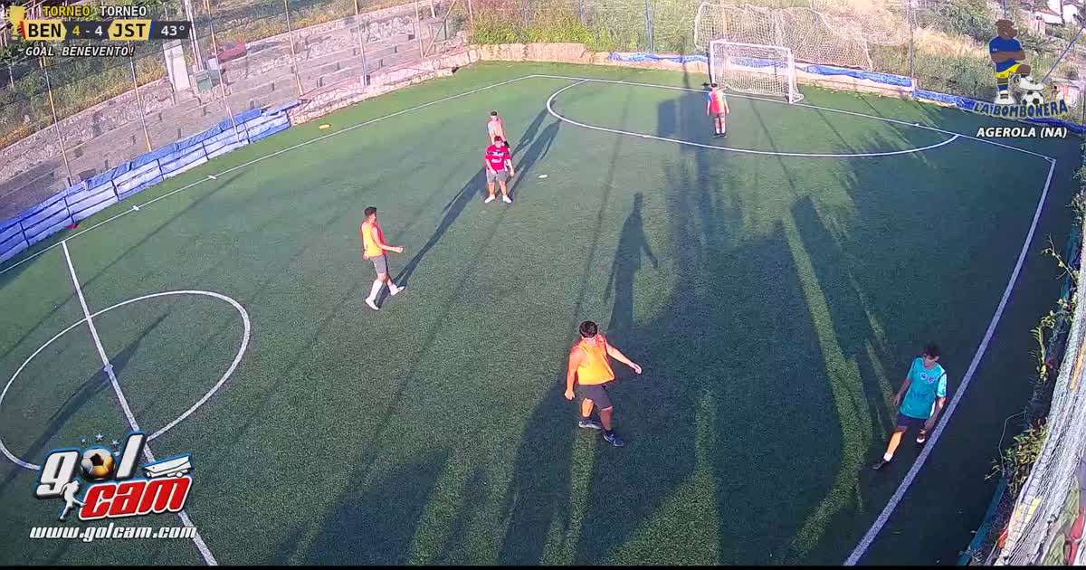 Grande goal con caduta del bom