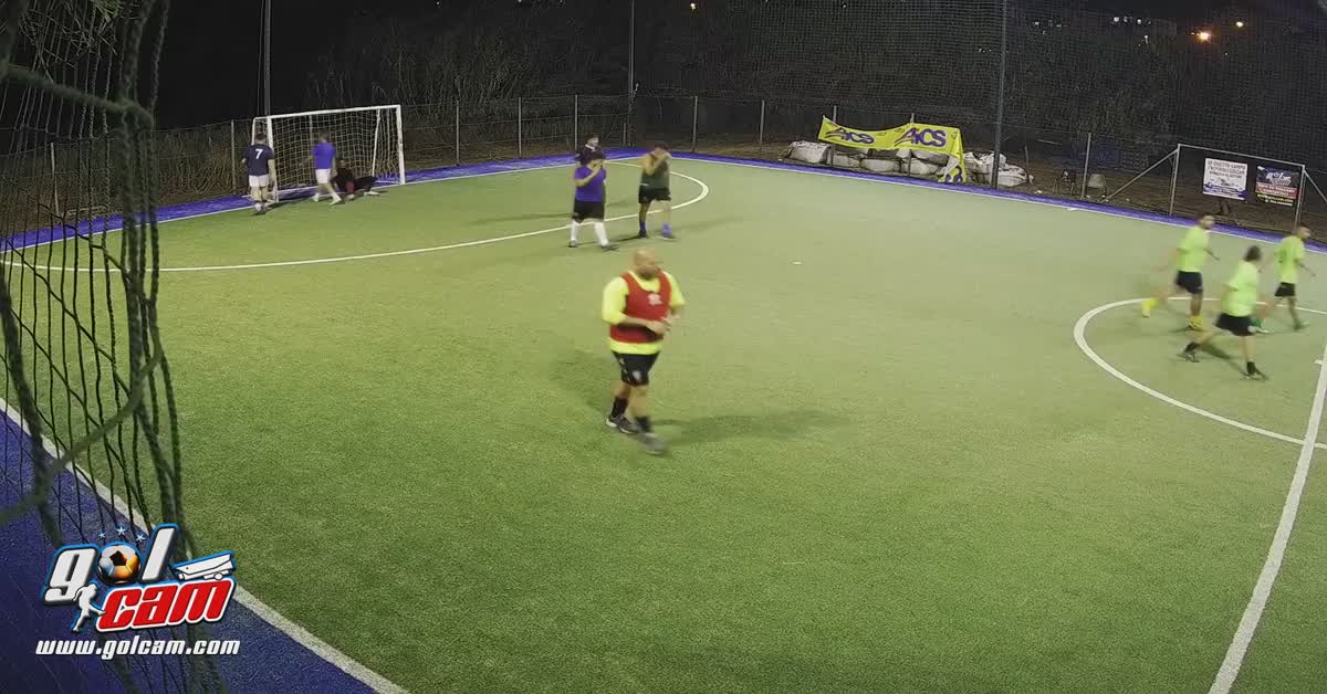 Tiro calcio di punizione 