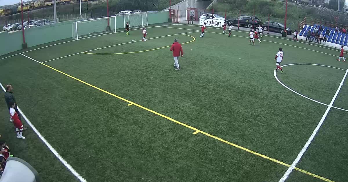 Tiro a giro e gol di Lelito
