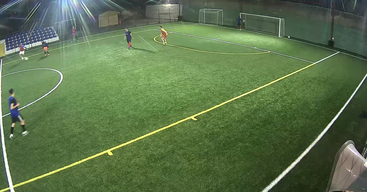 Gol sotto le gambe