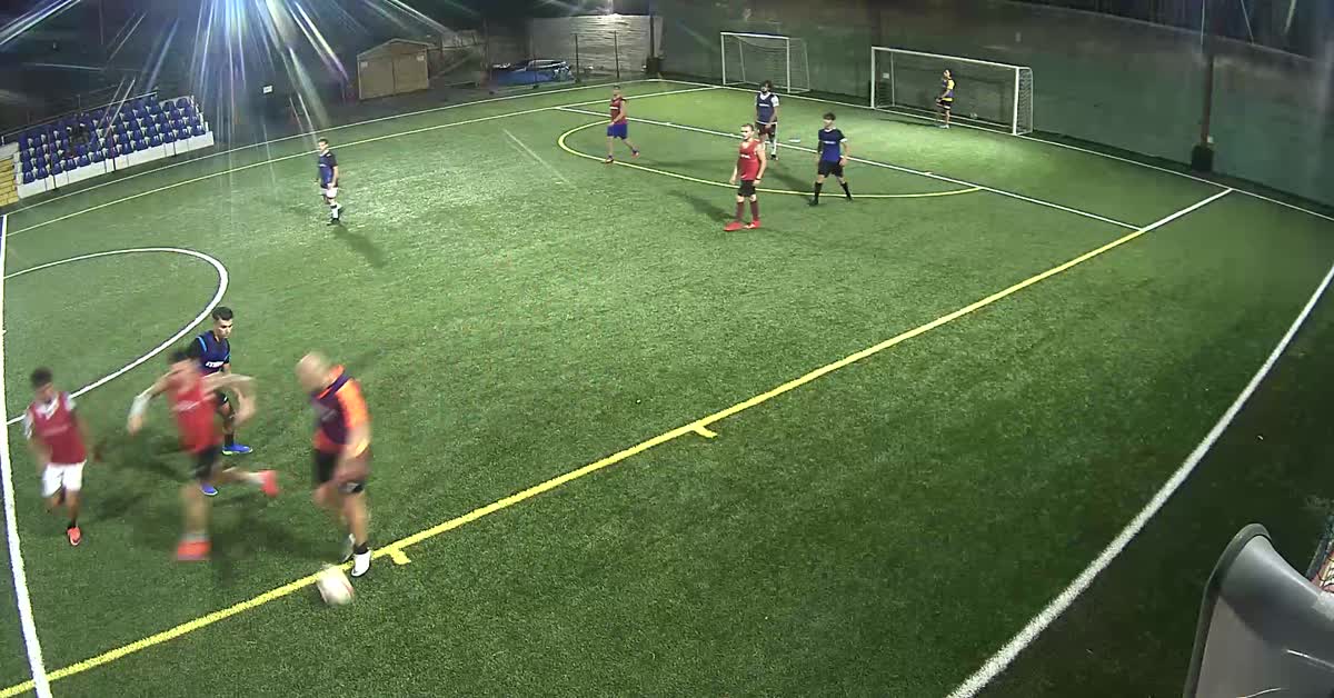 Tiro da fuori e gol