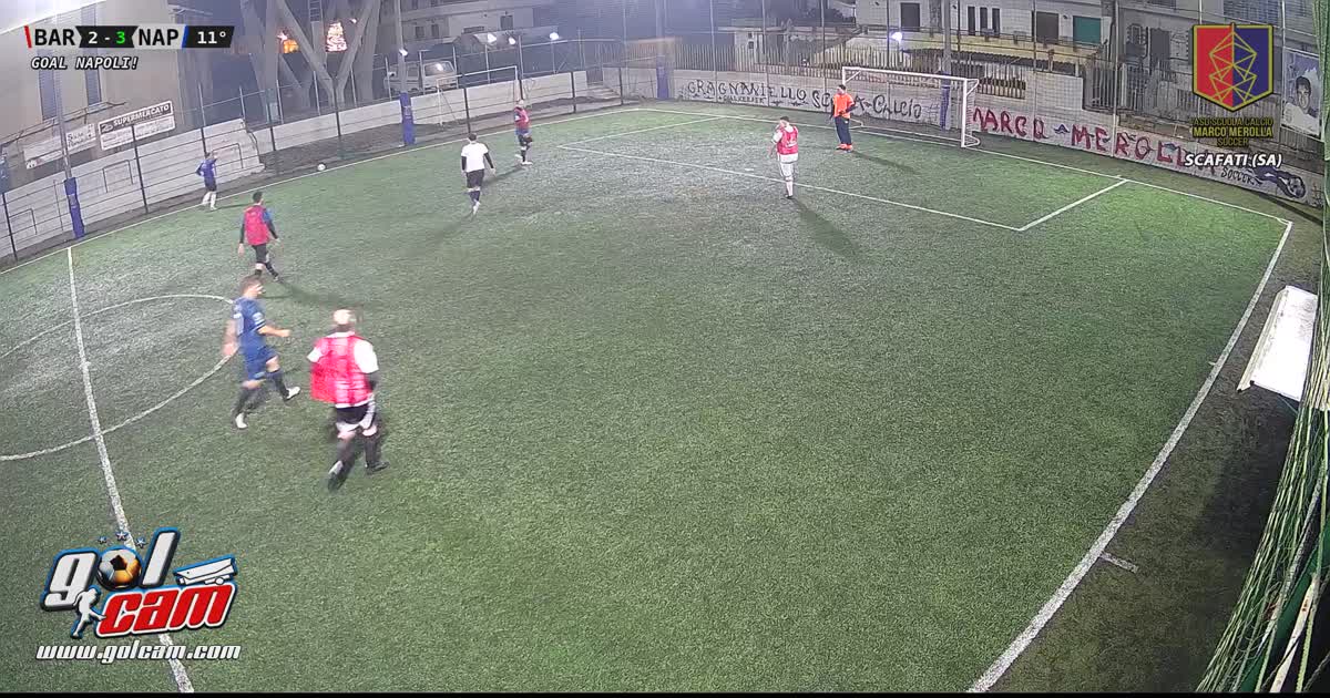 Gol sotto le gambe