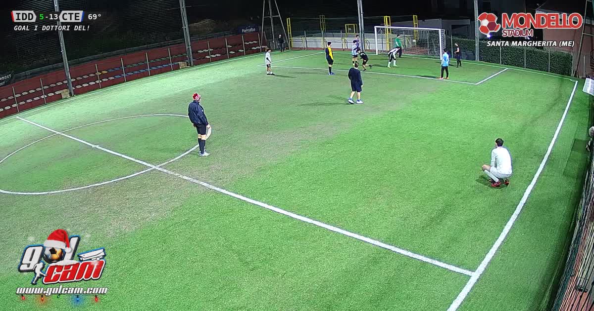 Arriva al rimorchio e insacca