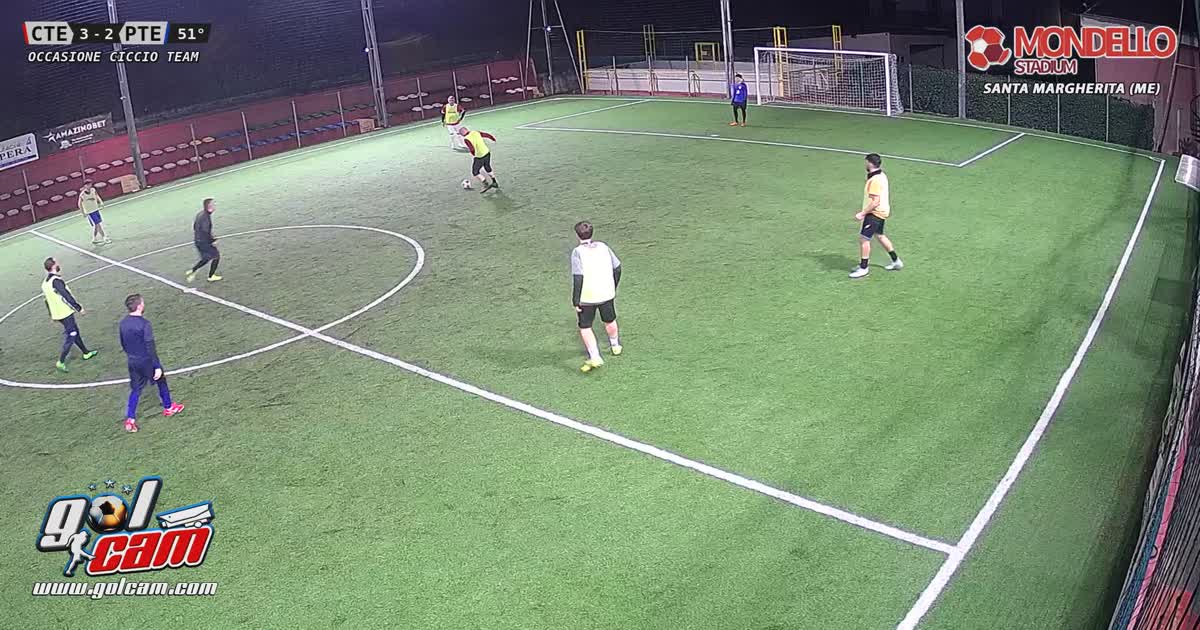 Traversa col portiere fuori