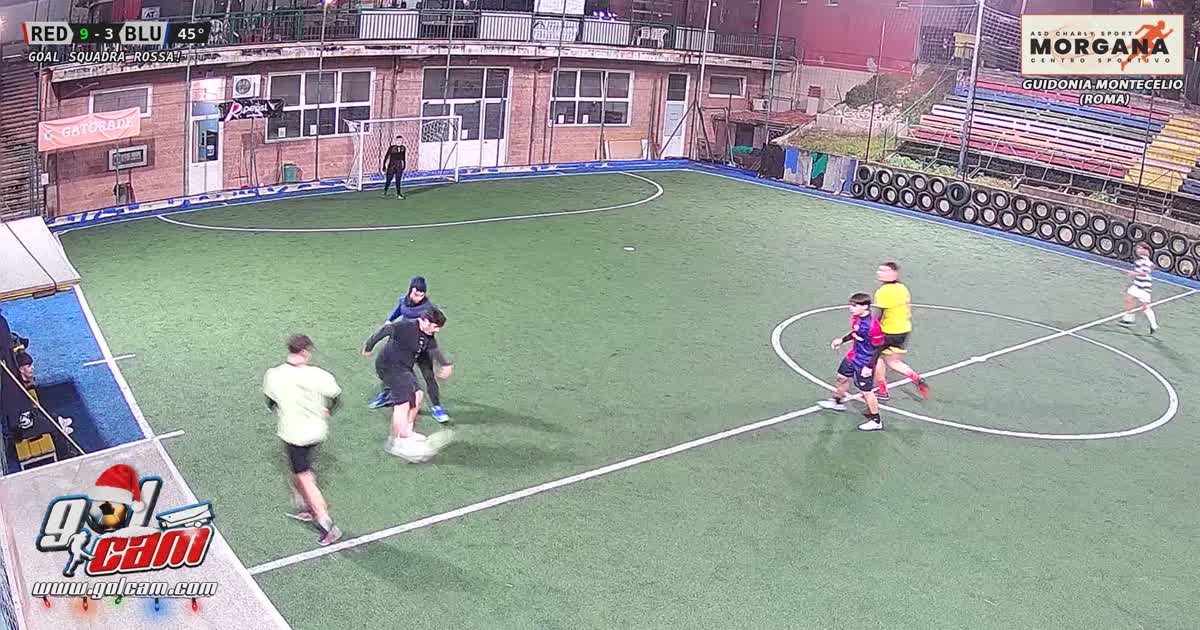 tiro da centrocampo e goal