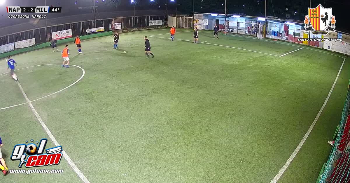 Dribling e goal di sinistro