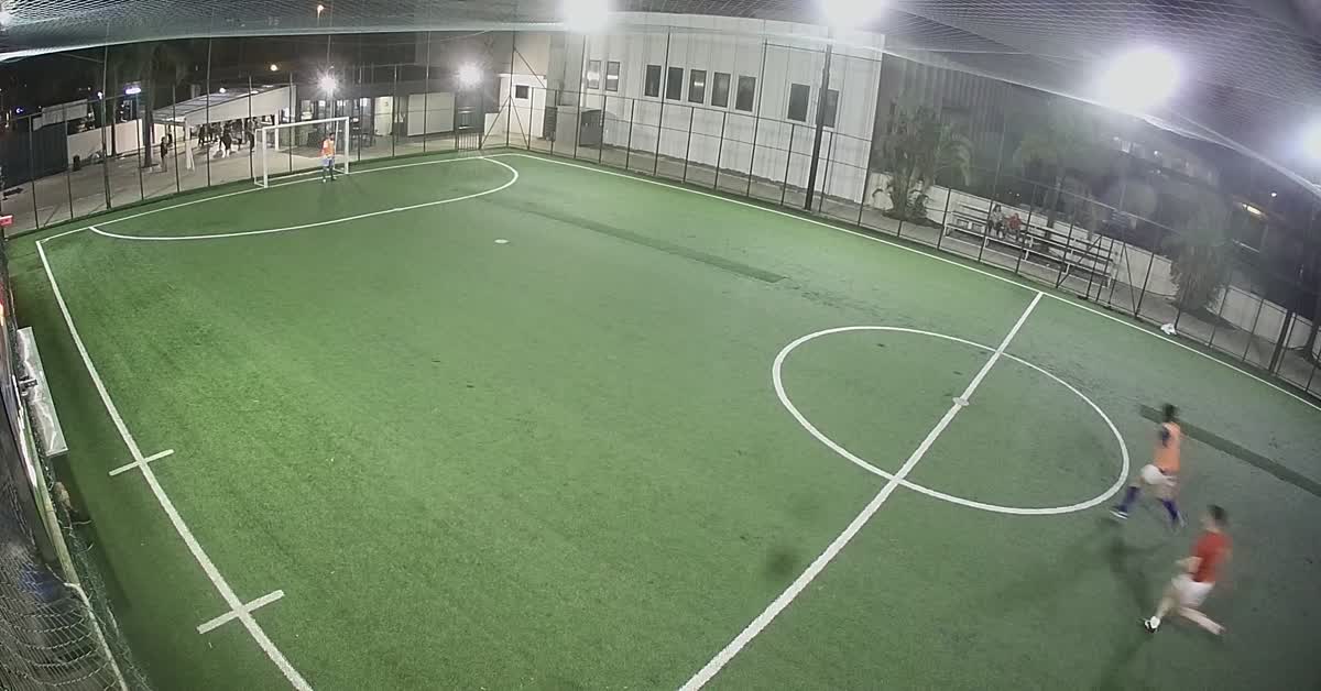 Mesi tira al volo