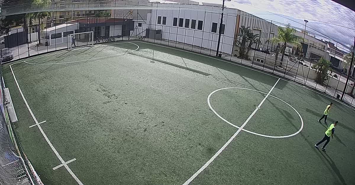  corro e tiro una cannonata