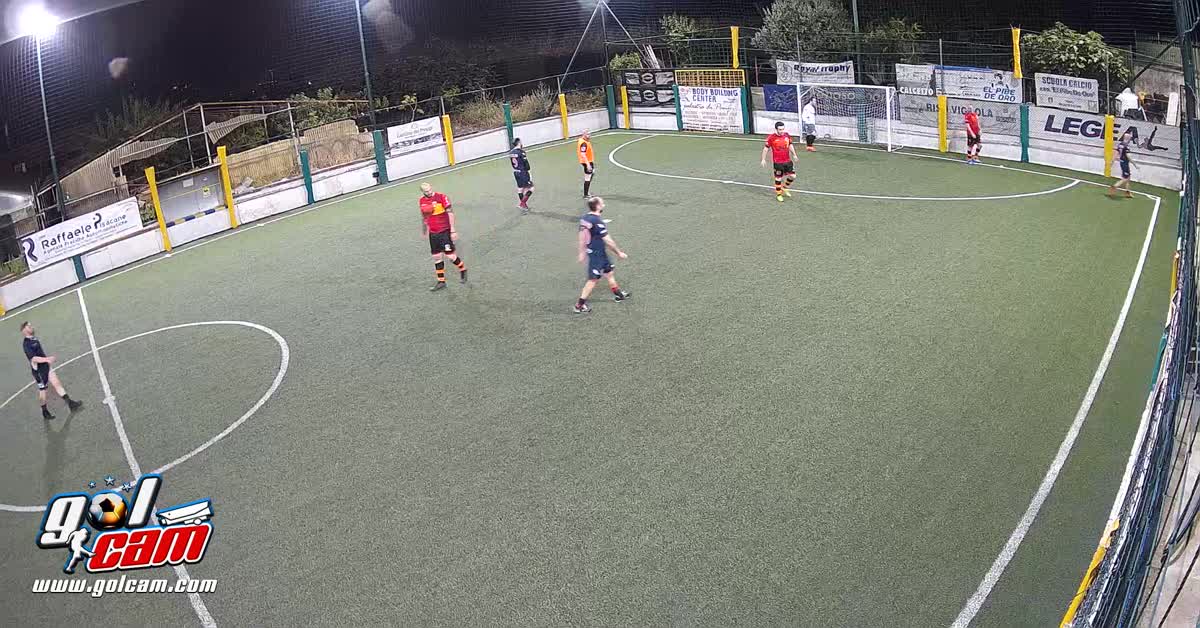 Finta su difensore e goal 