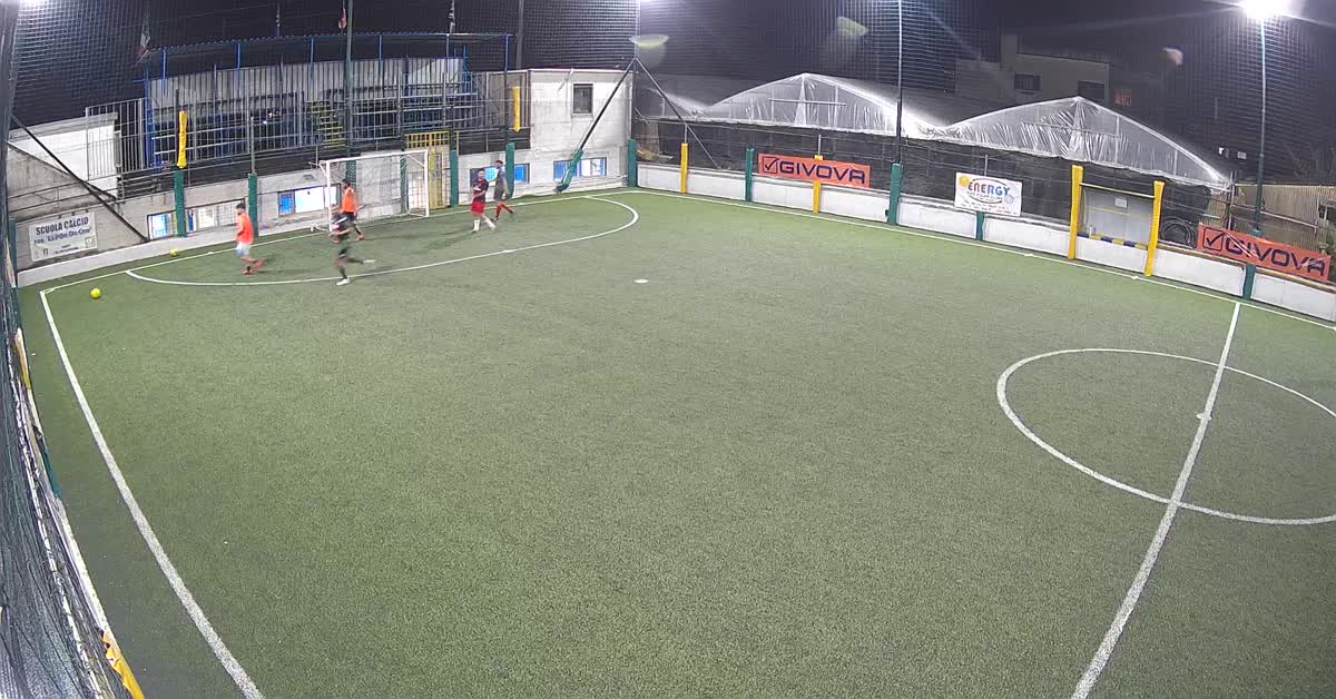 Devio tiro ma gol