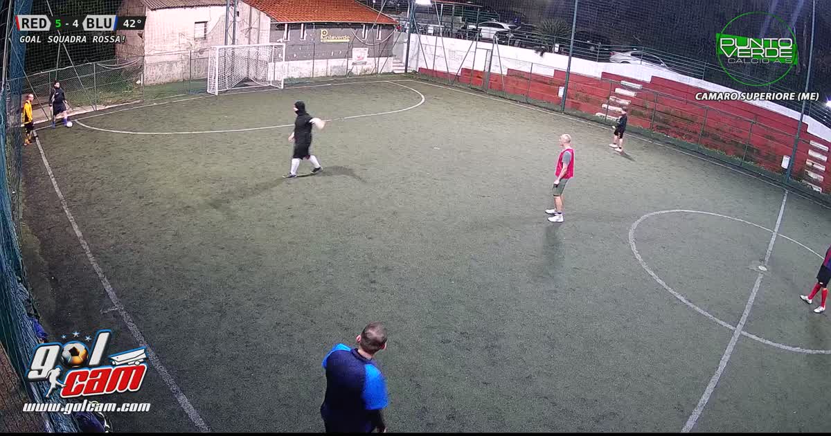 Lo scippatore colpisce