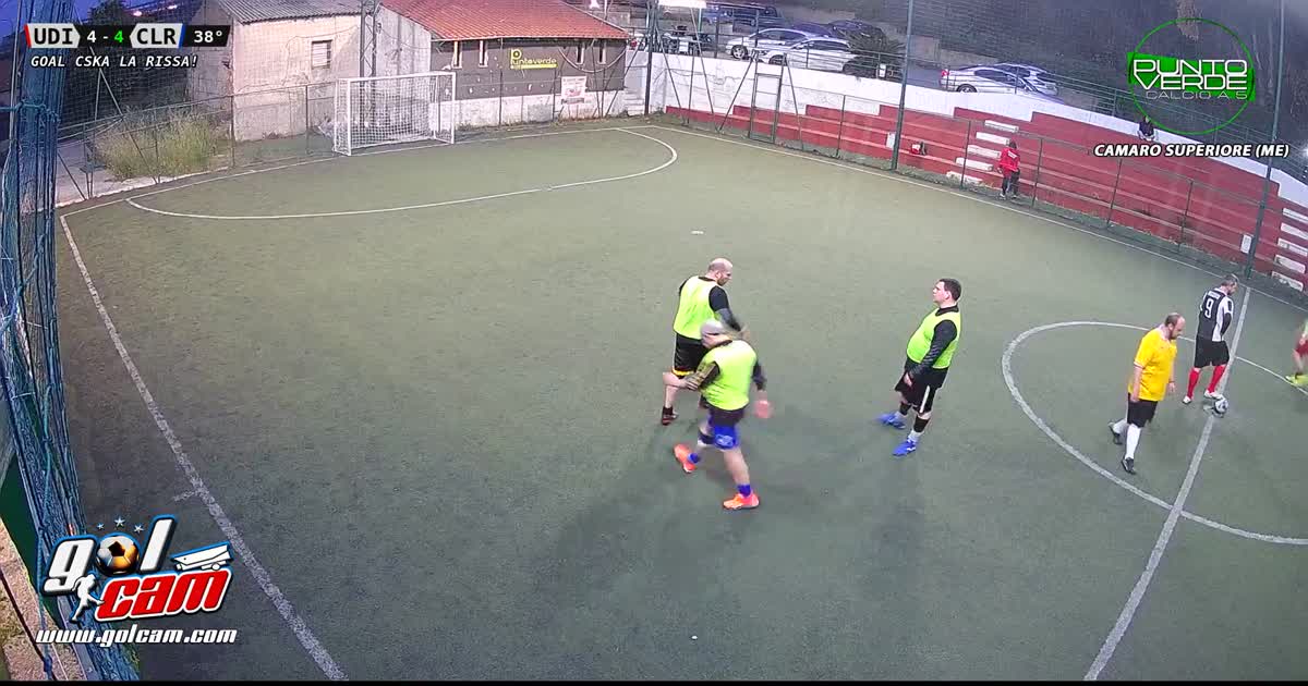 Tiro sul secondo palo