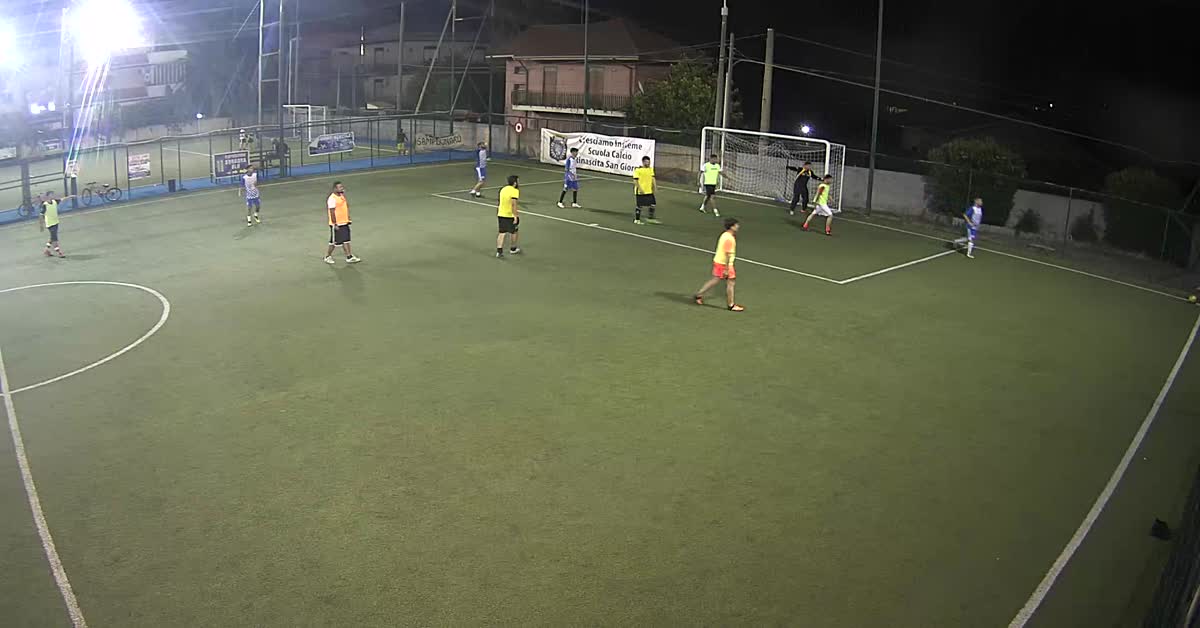 Spiazza il portiere da lontano
