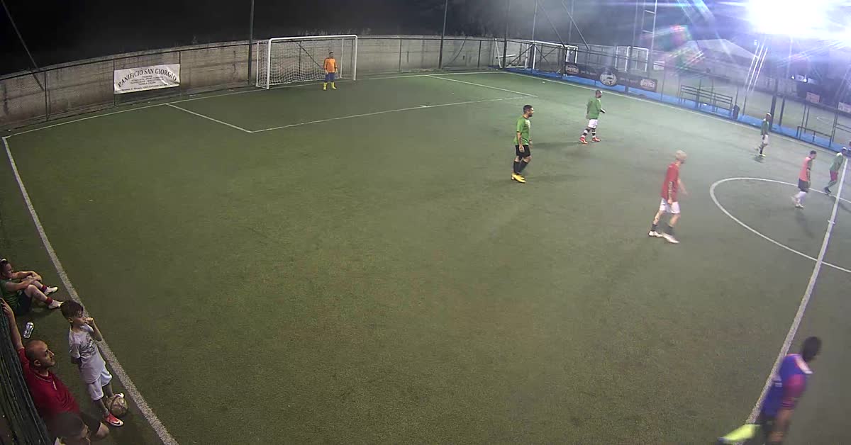 Il portiere non ci arriva