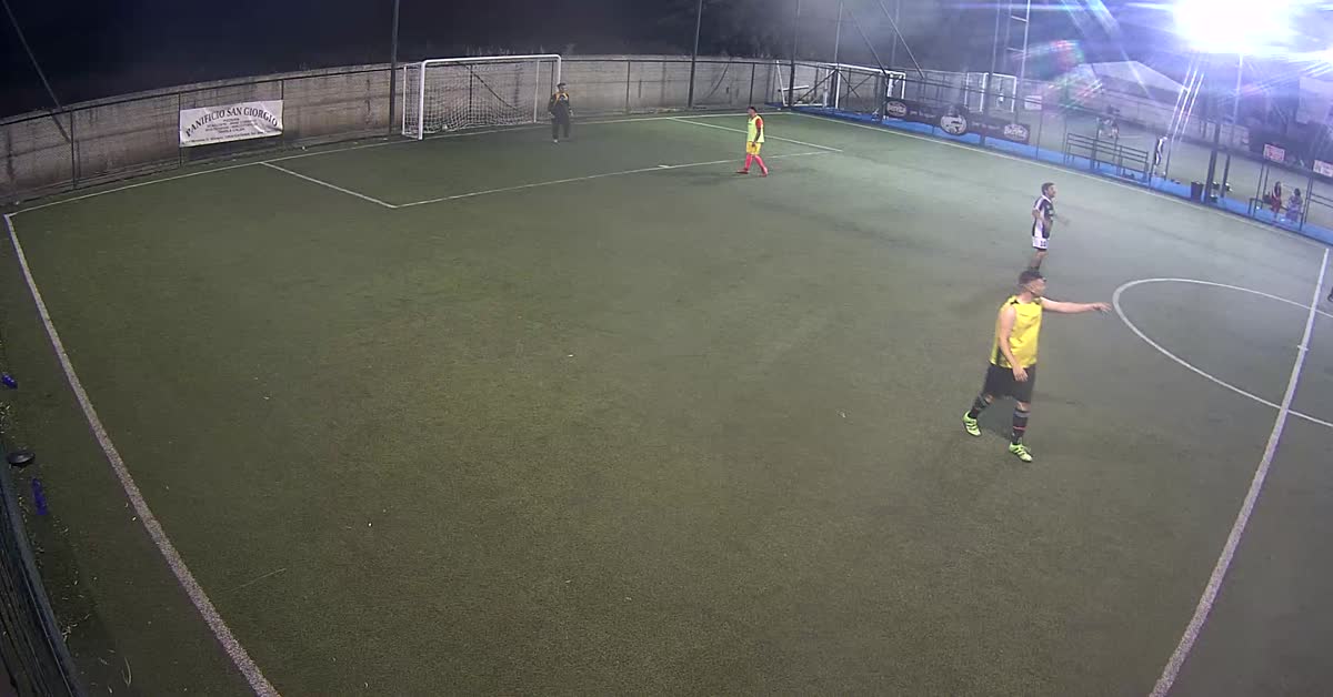 Anticipa il portiere